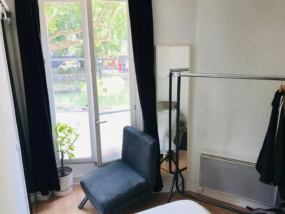 아파트 Flat In *